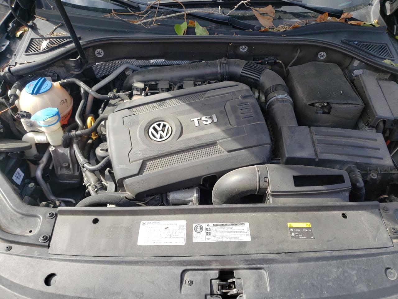 2017 Volkswagen Passat - Image 13