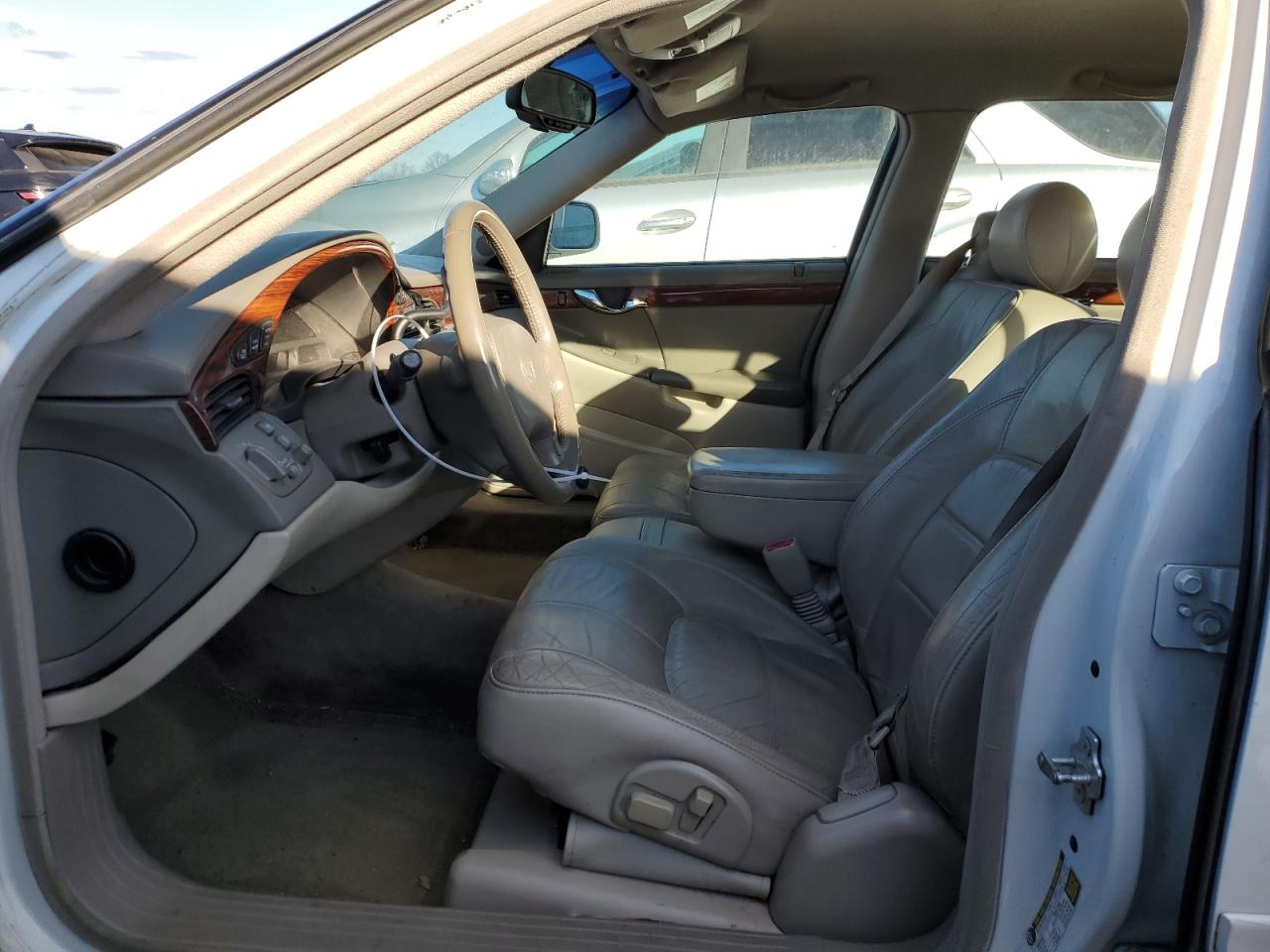 2005 Cadillac De Ville - Image 7