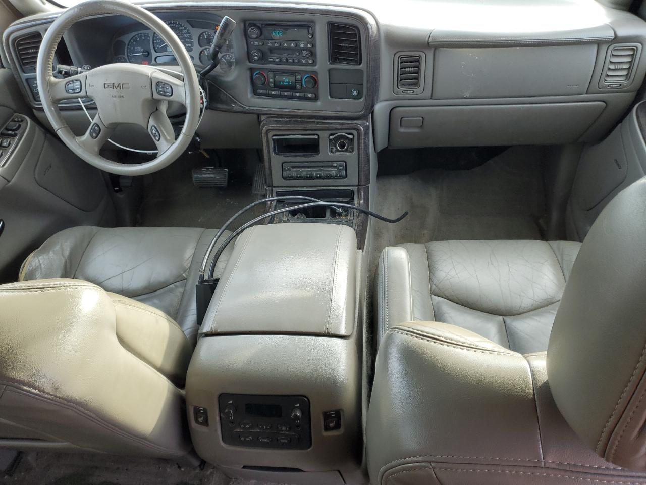 2005 GMC Yukon - Image 8