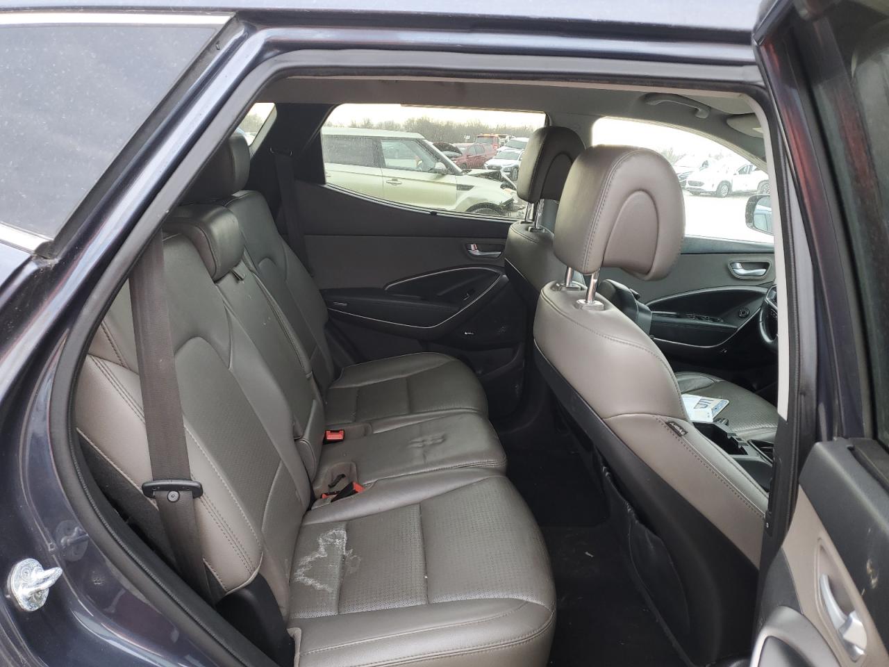 2014 Hyundai Santa Fe - Image 11