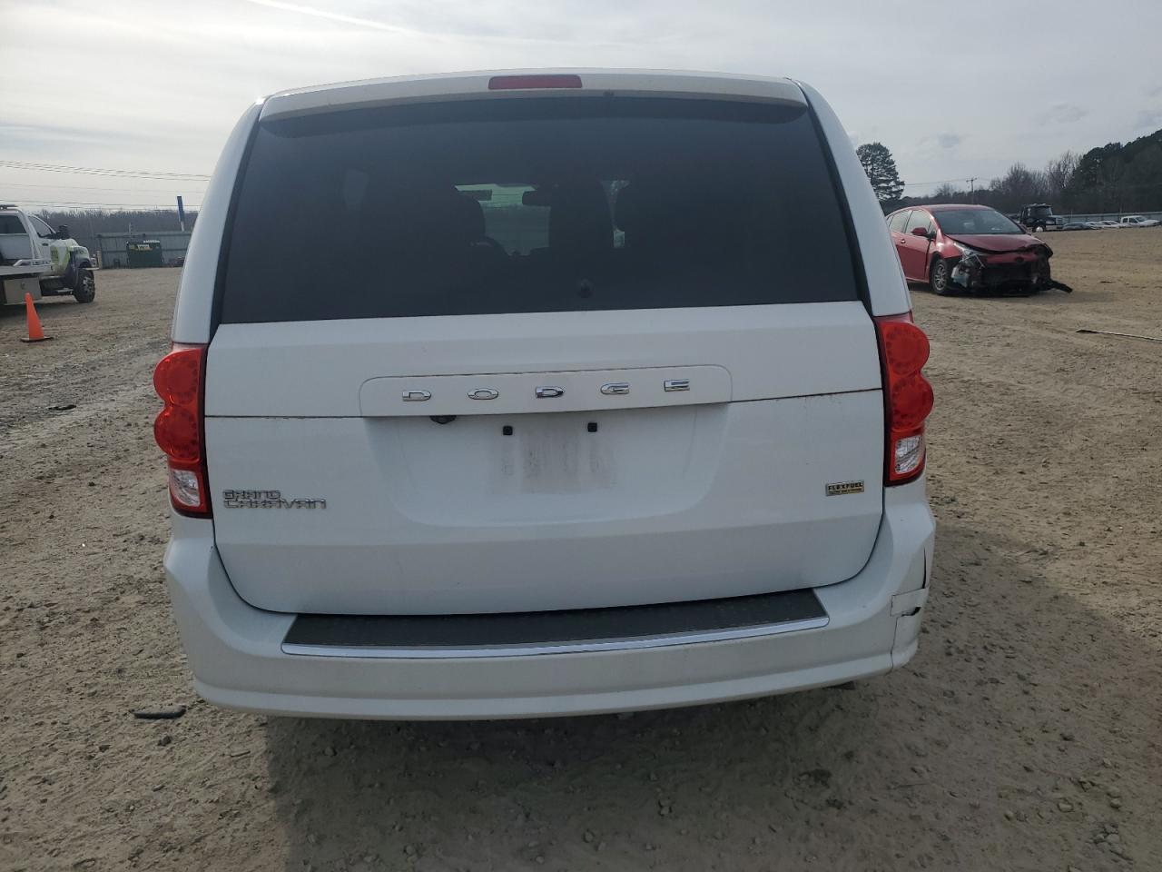 2018 Dodge Caravan - Image 6