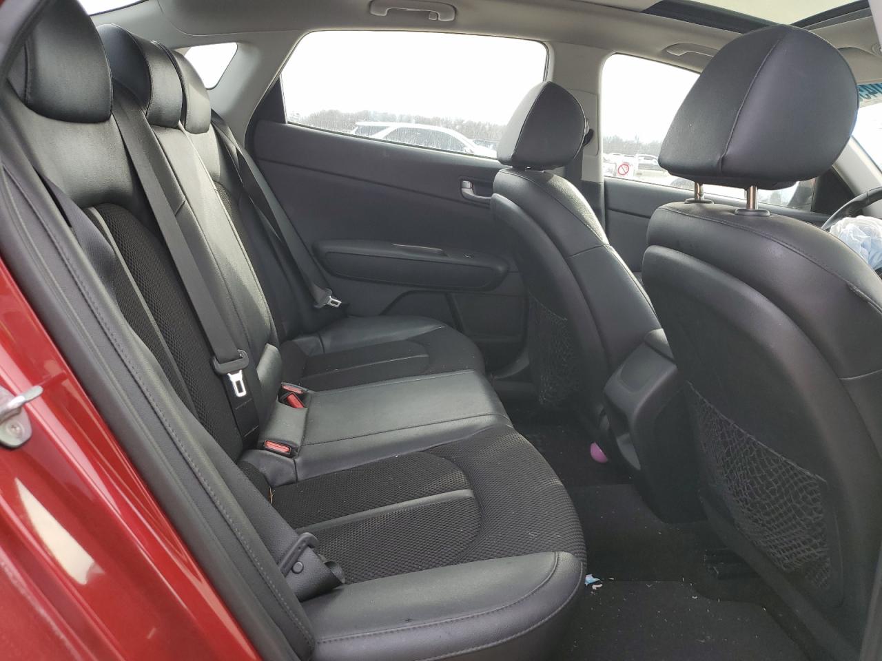 2019 Kia Optima - Image 10