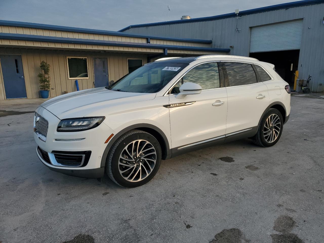 2020 Lincoln Nautilus - Image 1