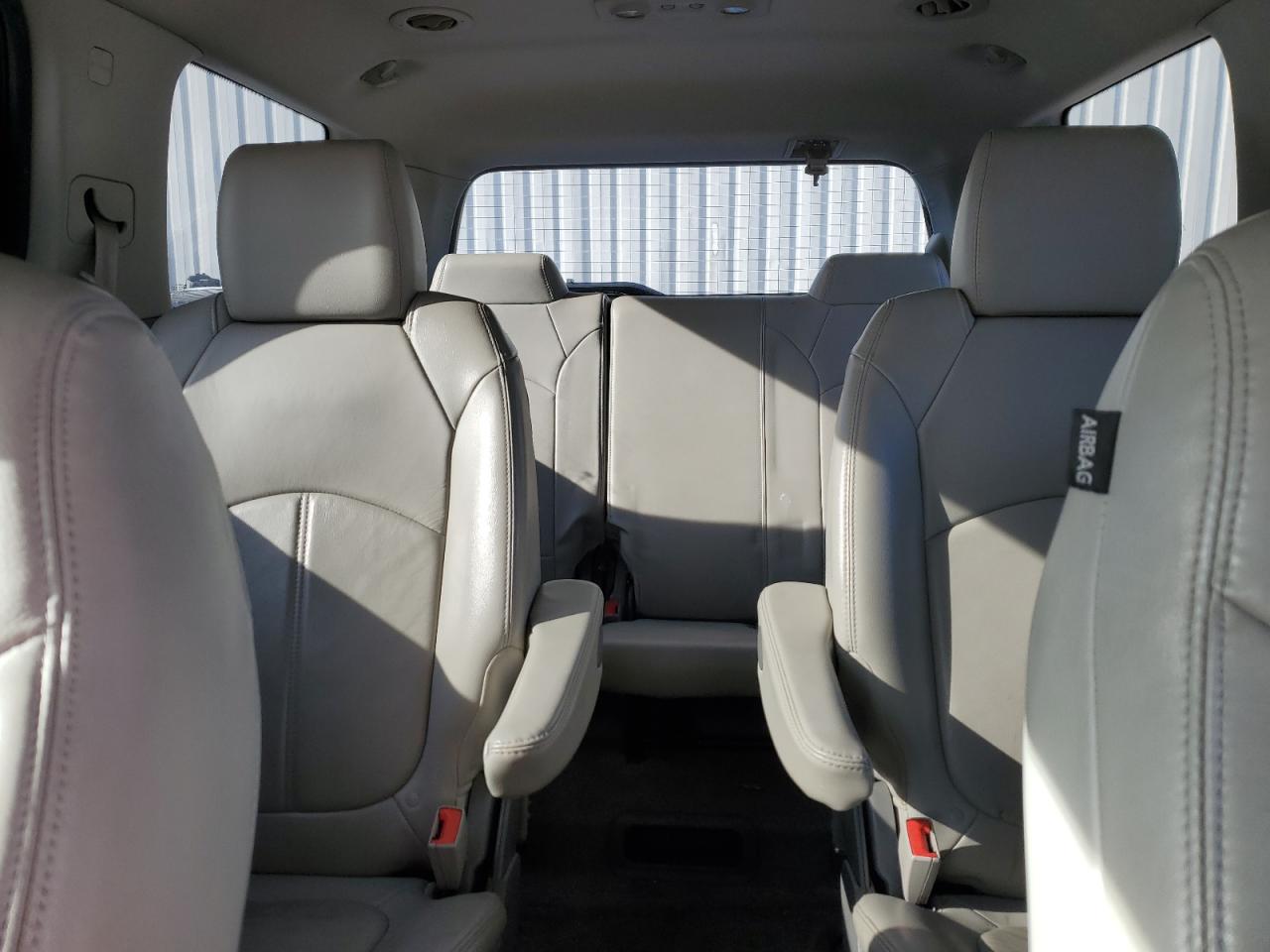 2015 GMC Acadia - Image 10