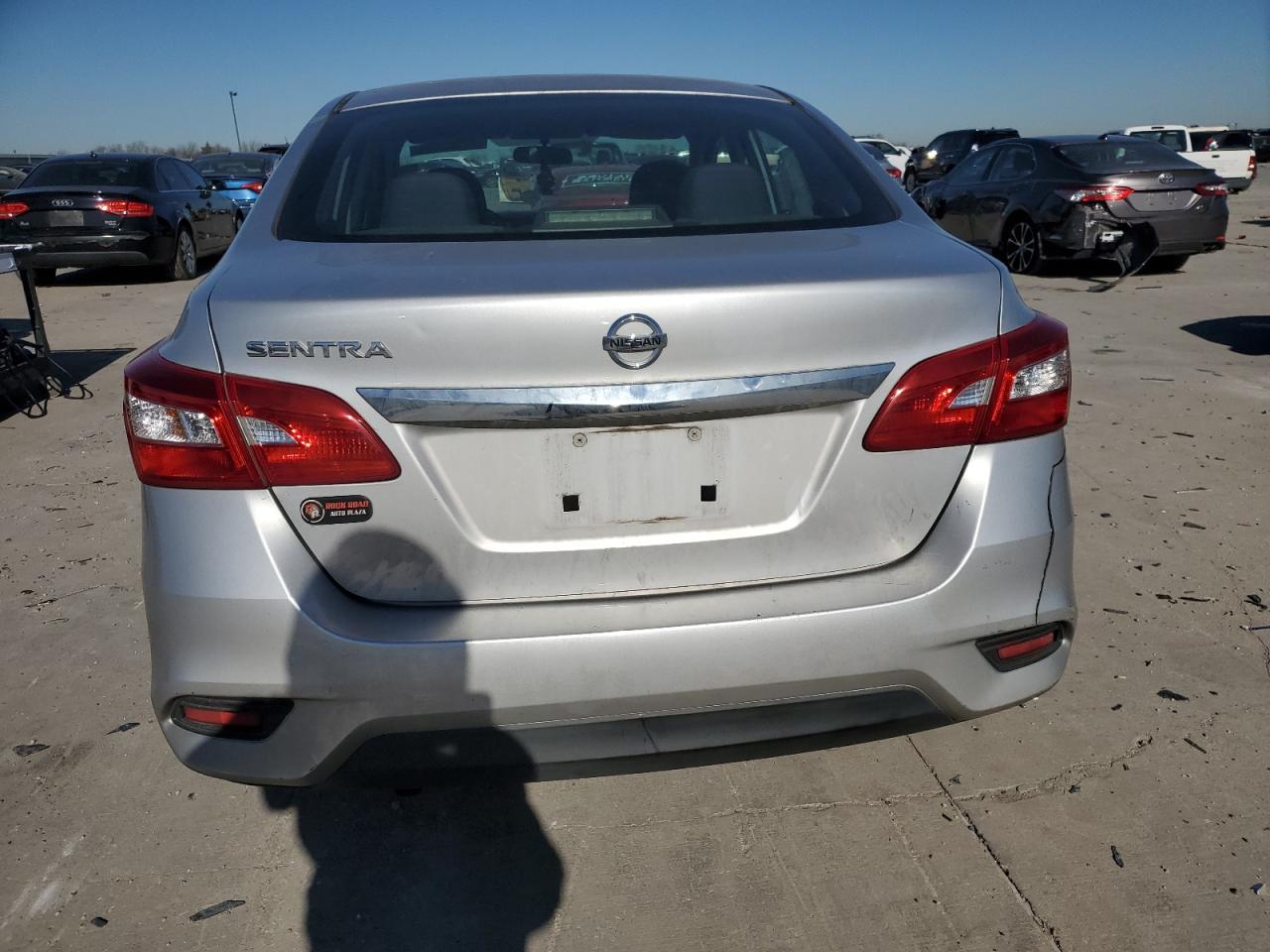2016 Nissan Sentra - Image 6