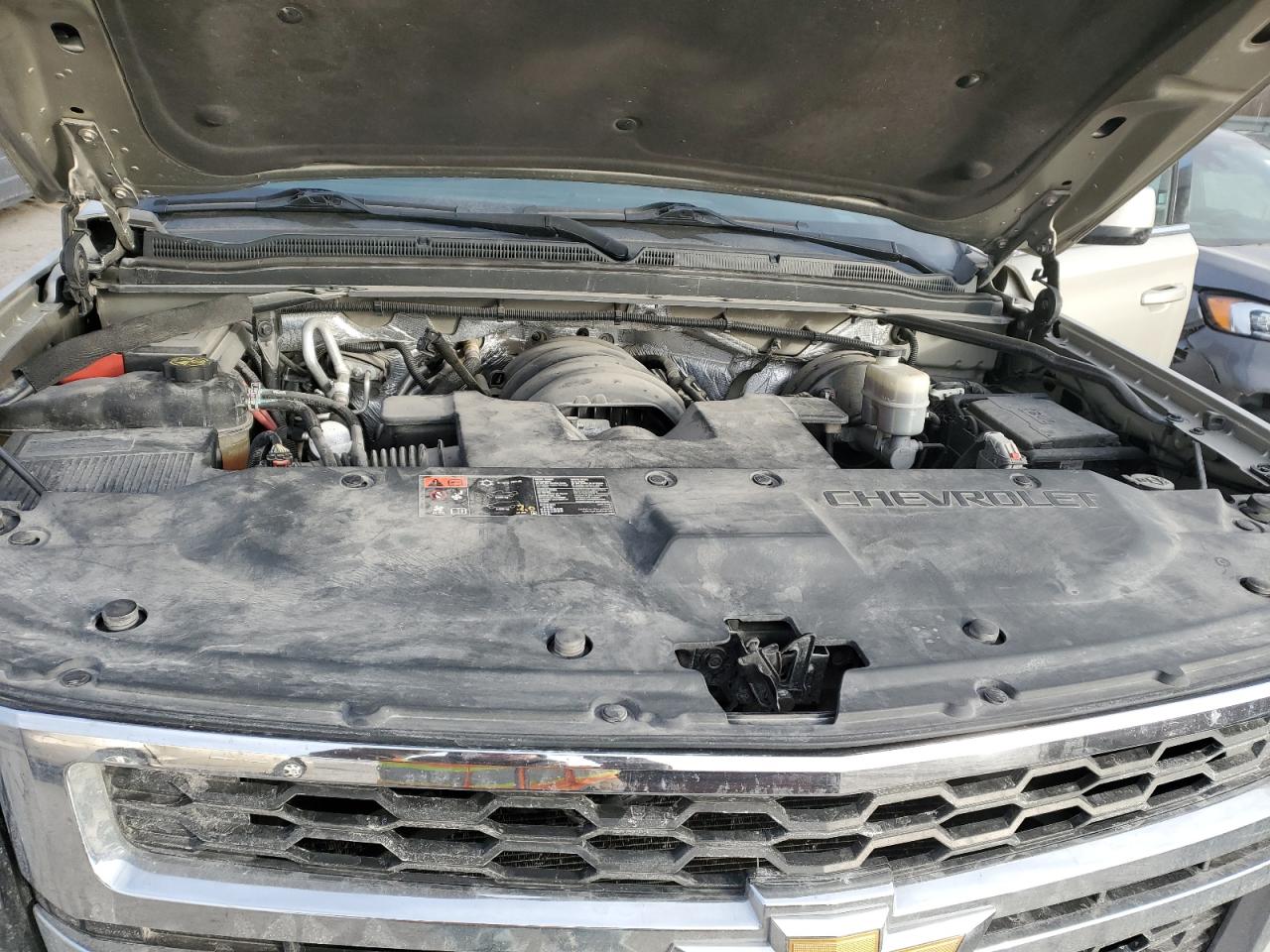 2015 Chevrolet Suburban - Image 11
