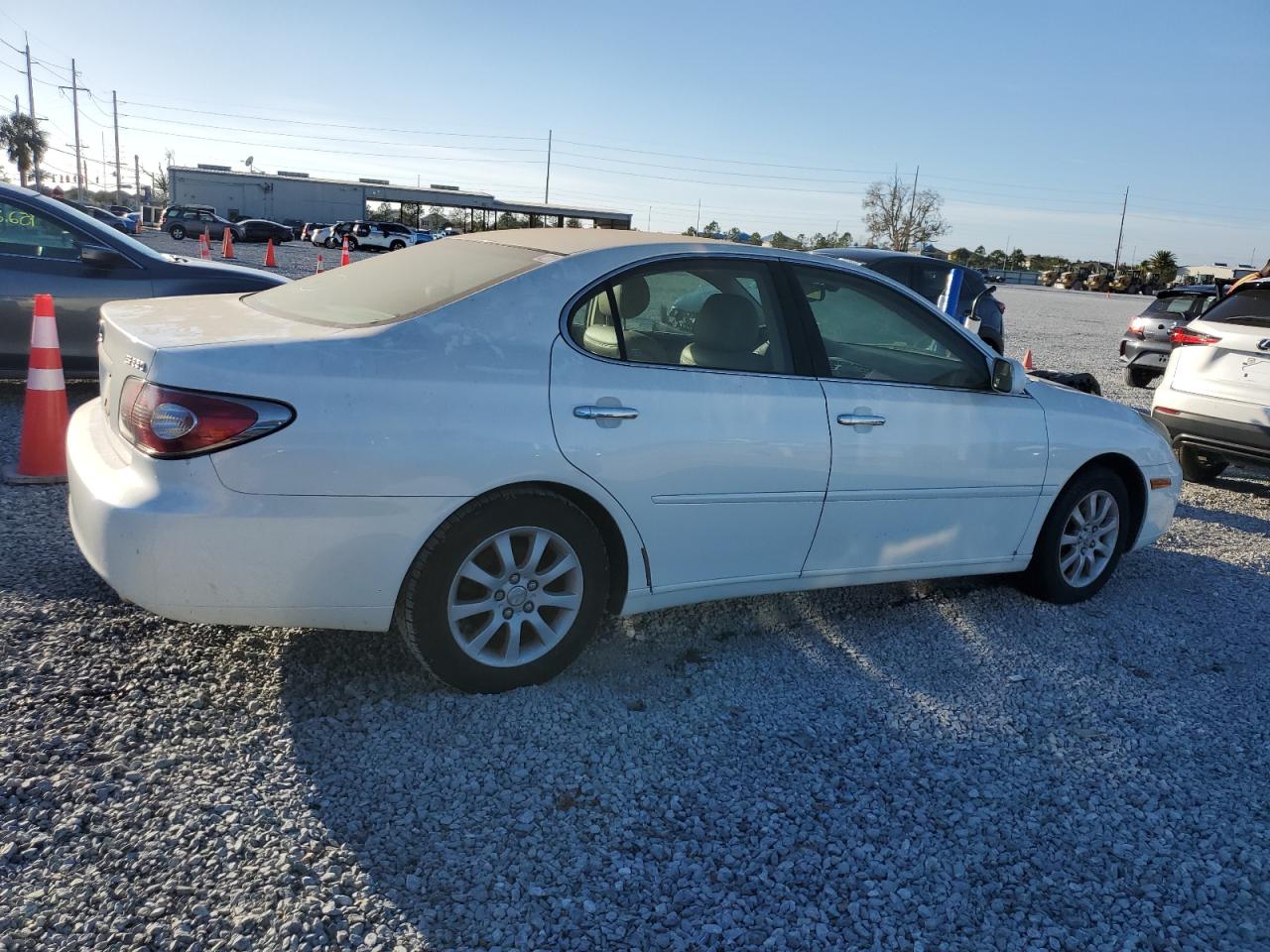 2004 Lexus ES - Image 3