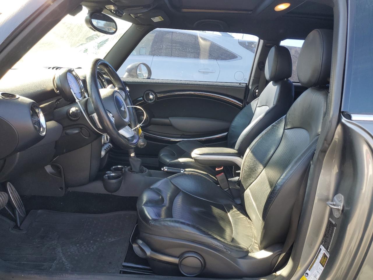 2010 MINI Cooper - Image 7