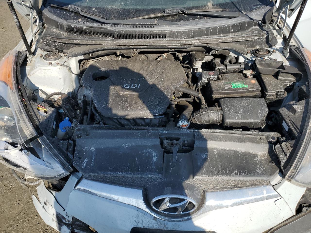 2015 Hyundai Veloster - Image 12