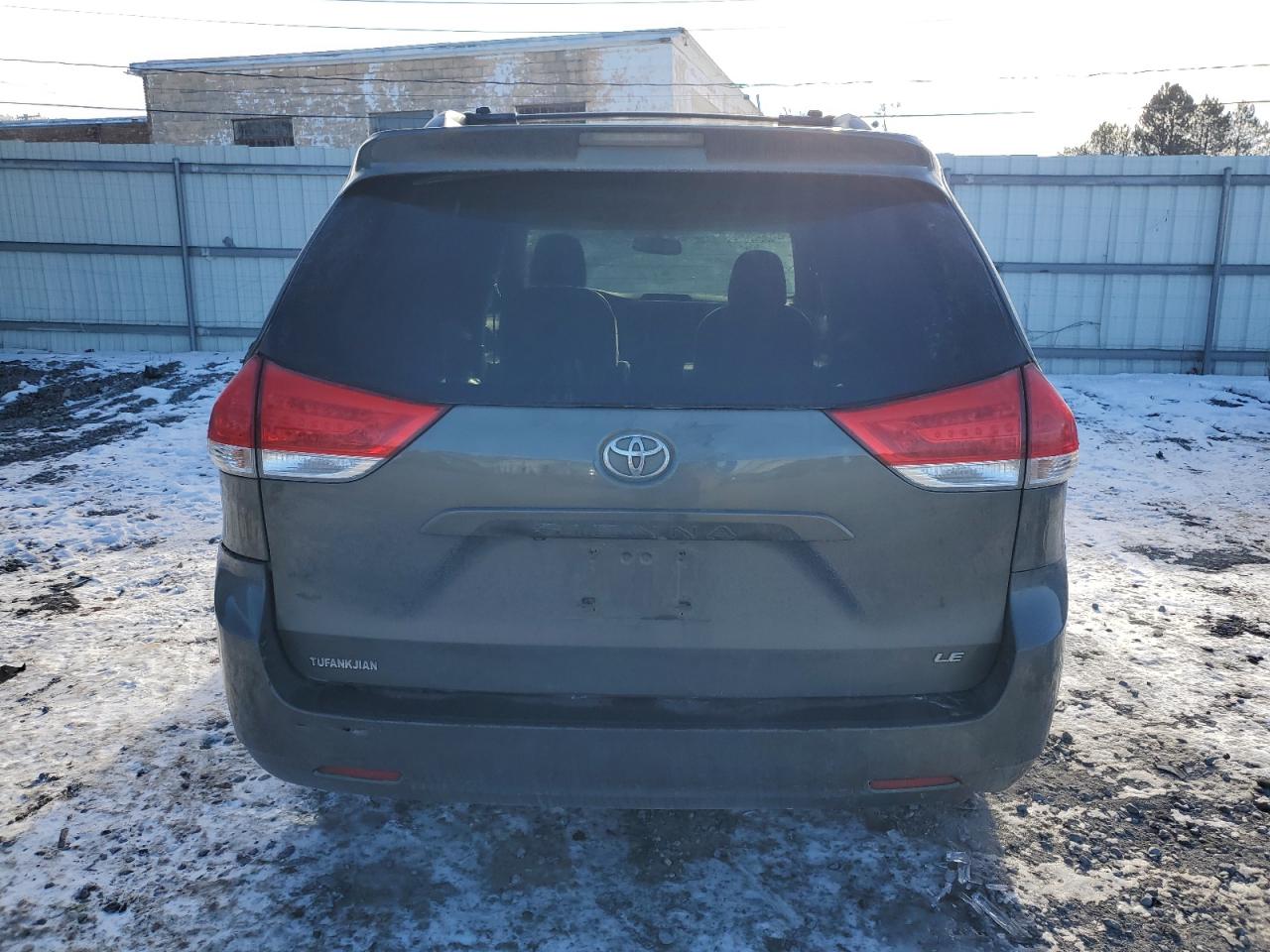 2012 Toyota Sienna - Image 6