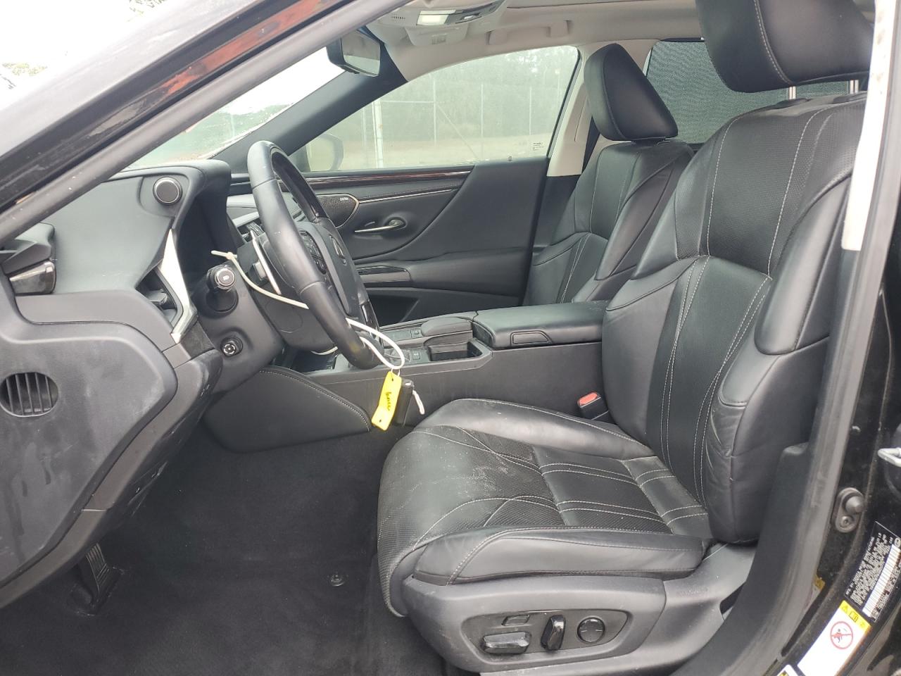 2019 Lexus ES - Image 7