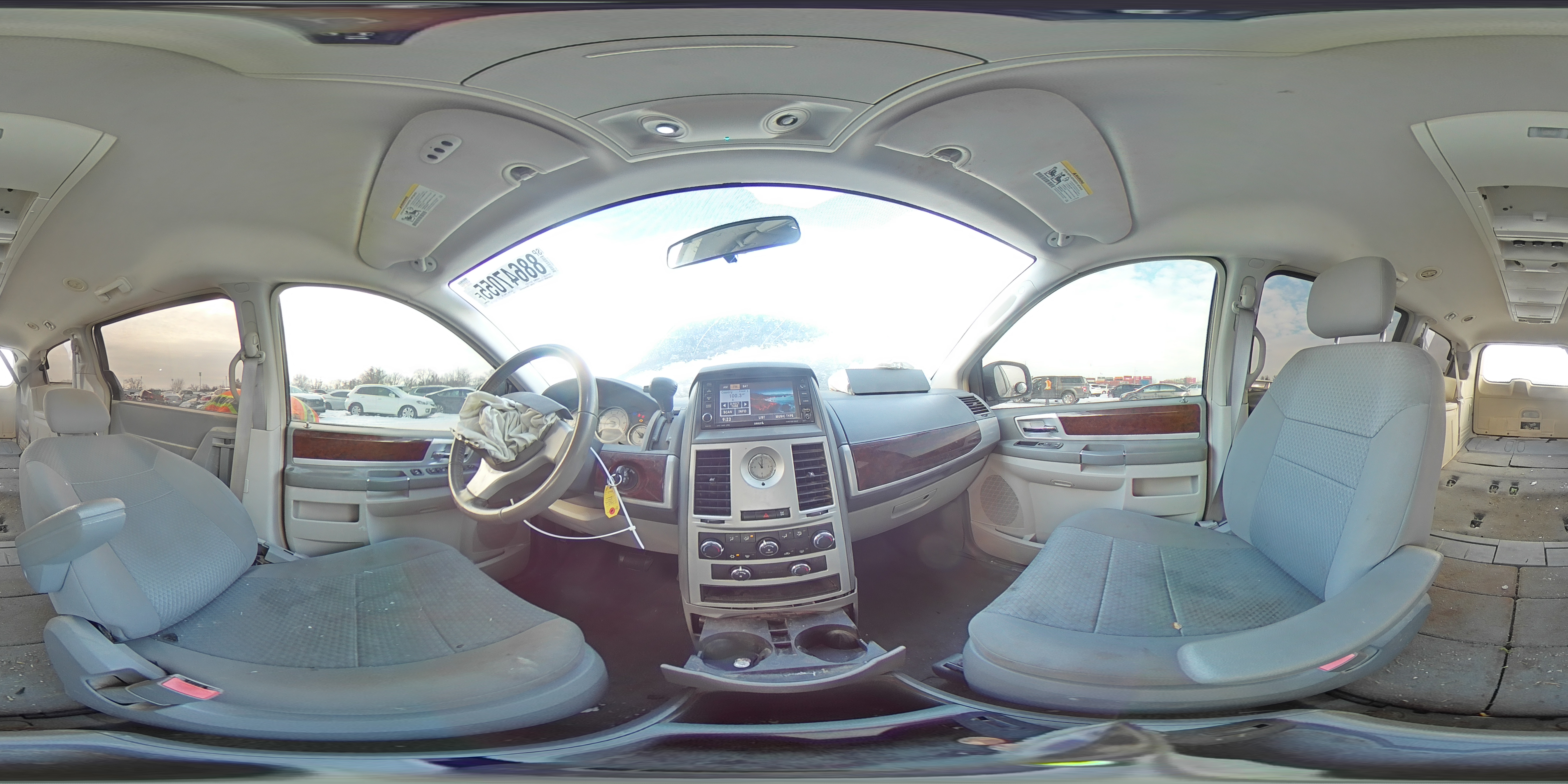 2010 Chrysler Town & Country - Image 14