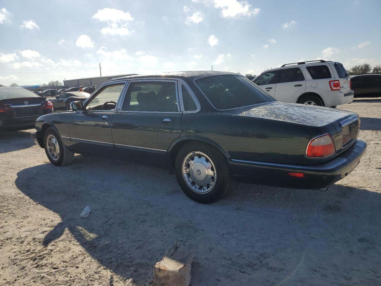 2001 Jaguar XJ - Image 2
