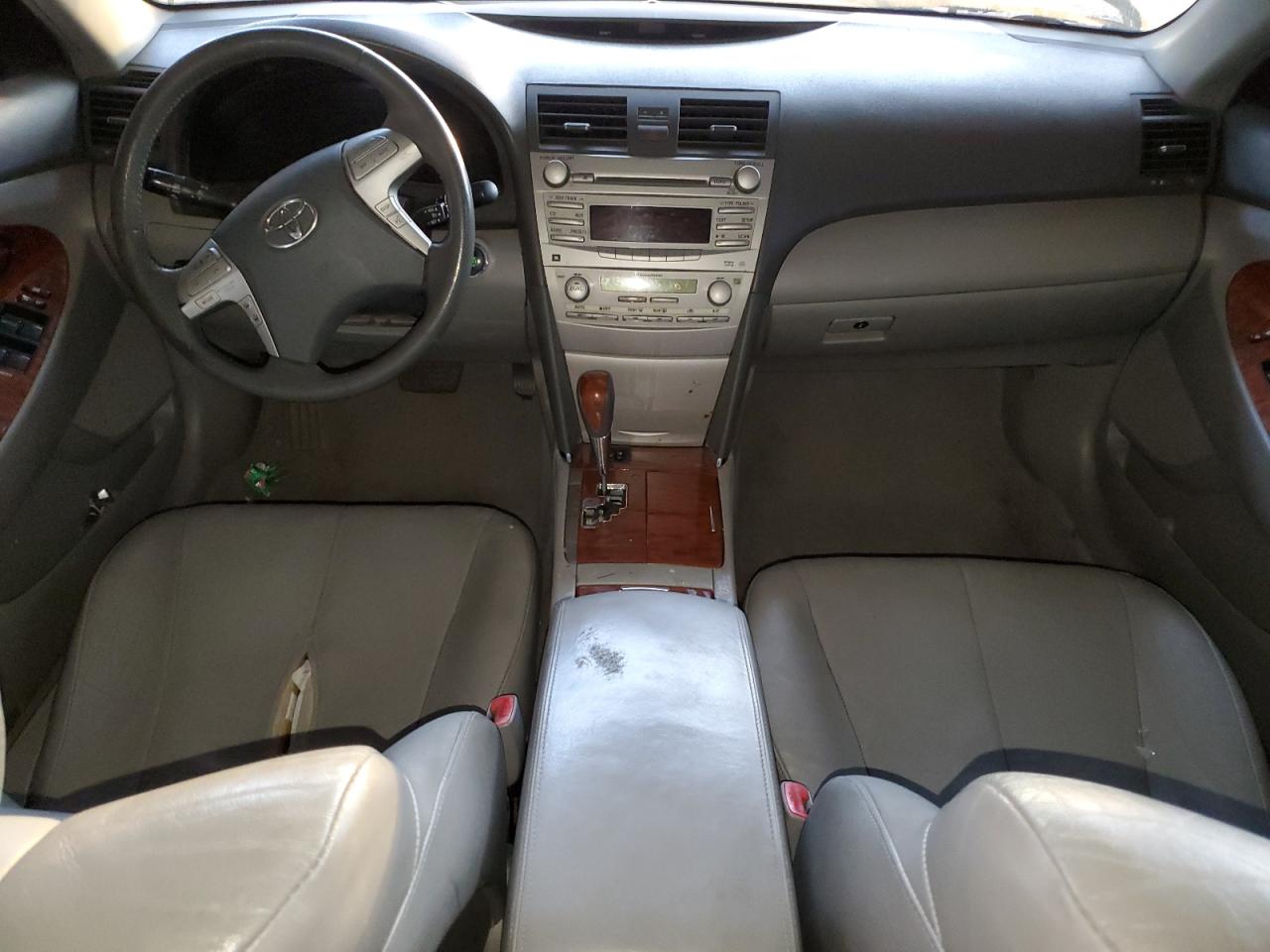 2011 Toyota Camry - Image 8