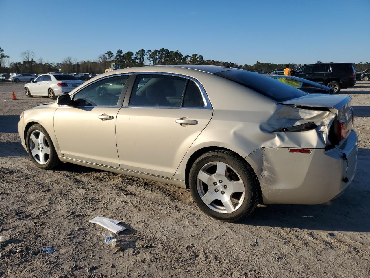 2009 Chevrolet Malibu - Image 2