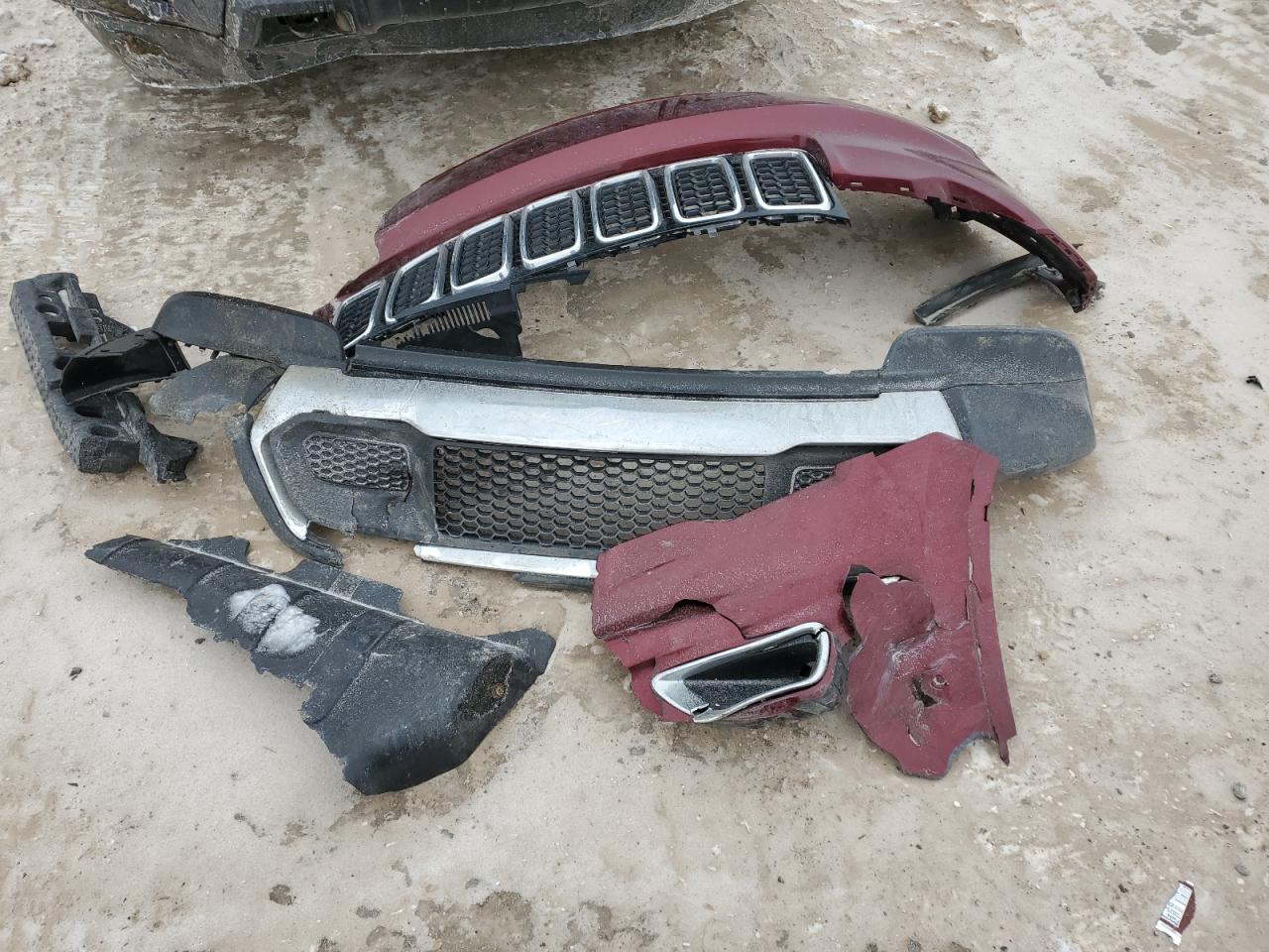 2019 Jeep Grand Cherokee - Image 13