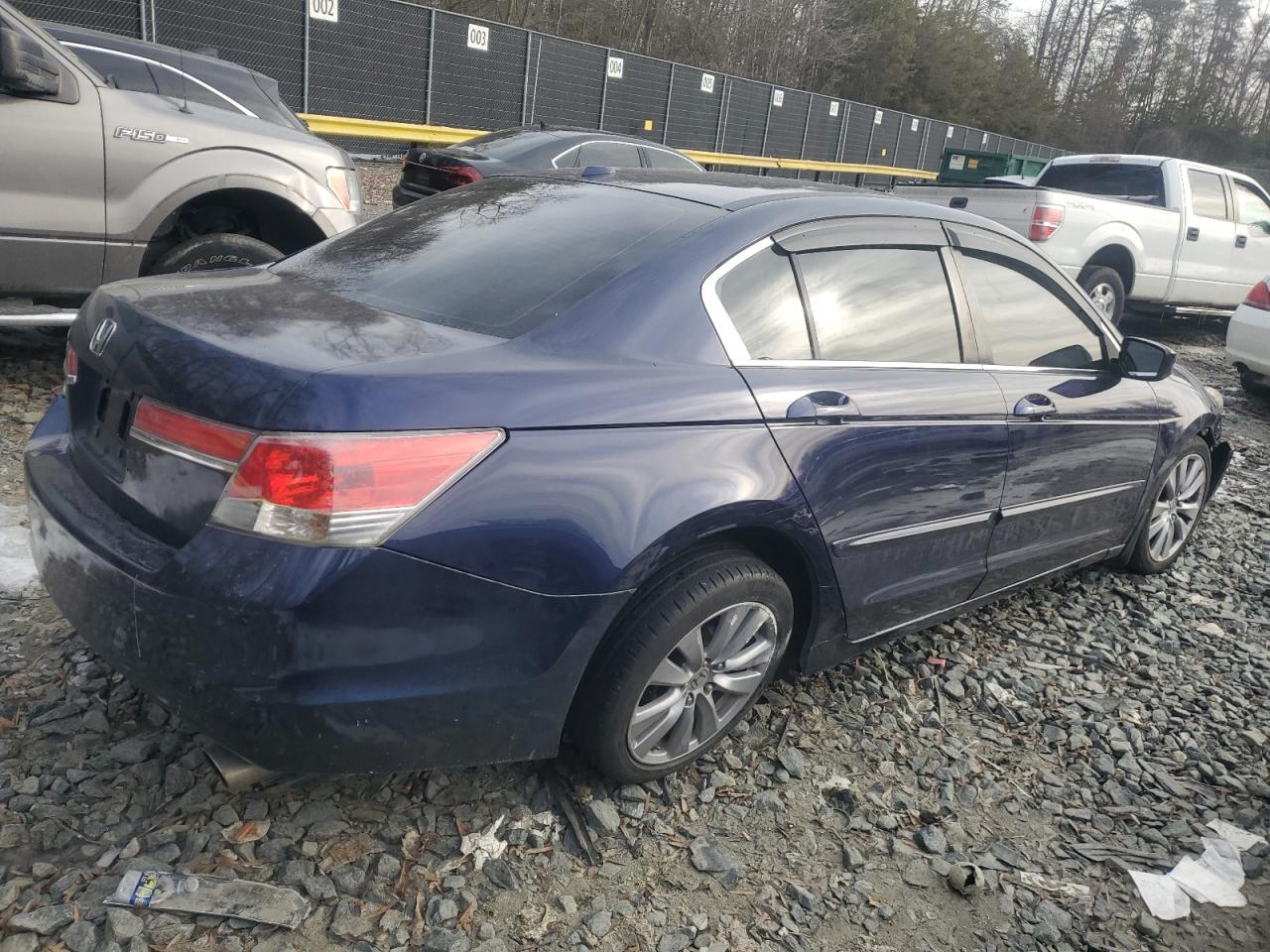 HONDA ACCORD 2011 VIN 1HGCP2F84BA085733 zdjęcie 3