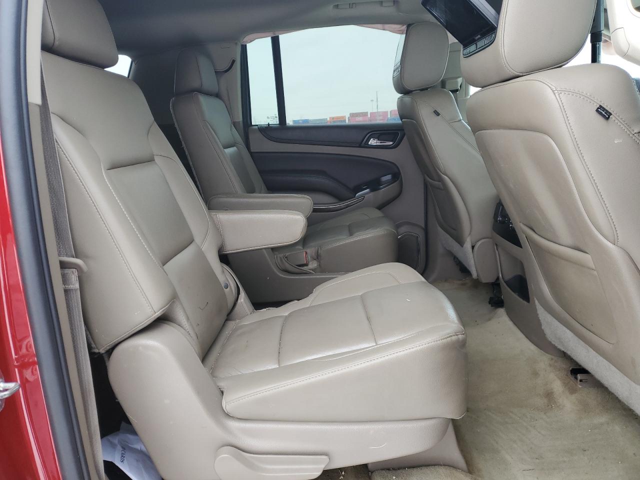 2015 Chevrolet Suburban - Image 11