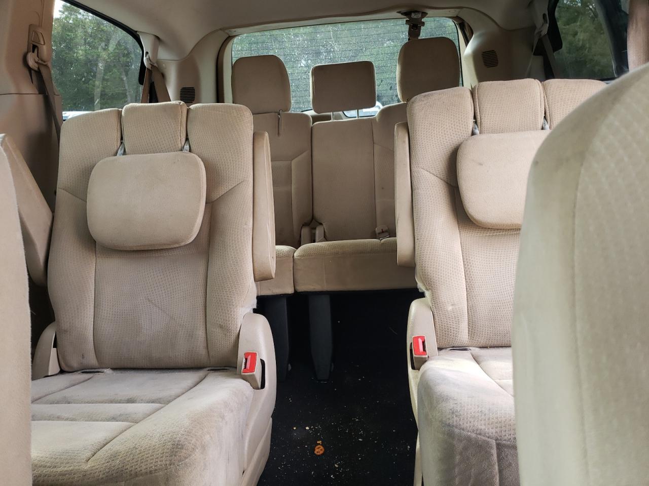 2015 Dodge Caravan - Image 10
