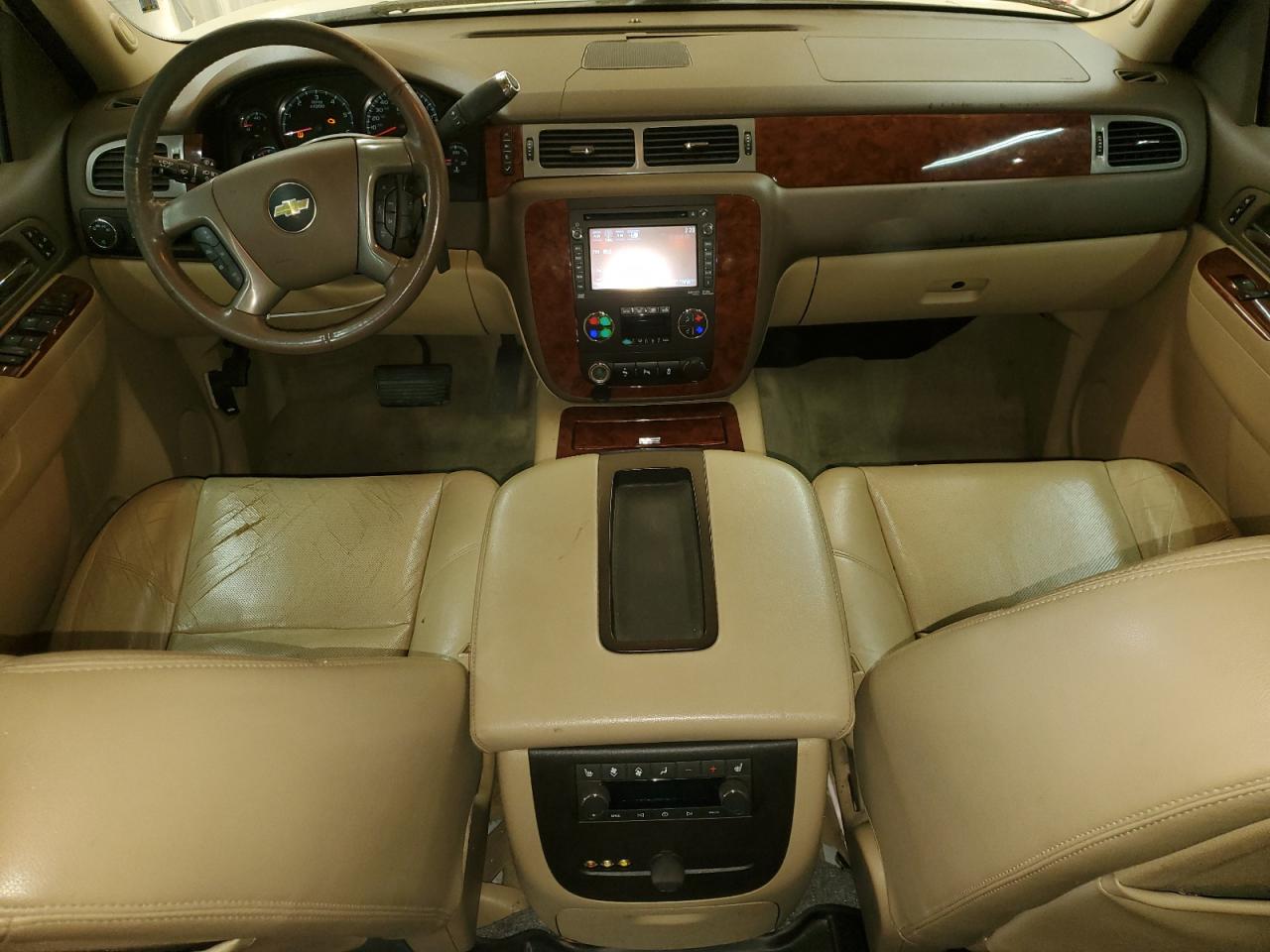 2014 Chevrolet Suburban - Image 8
