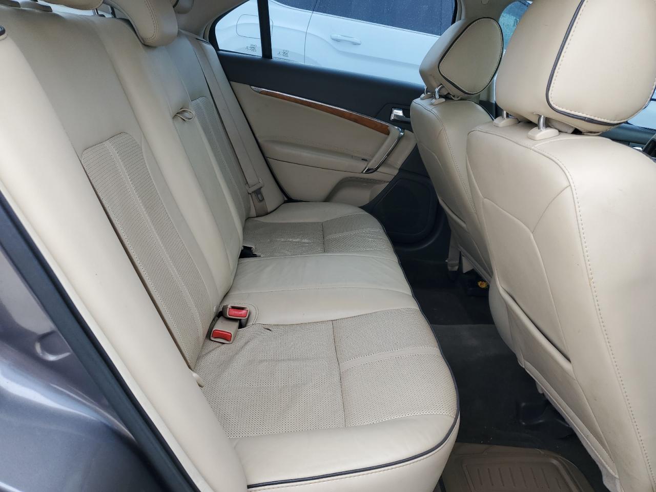 2012 Lincoln MKZ - Image 10