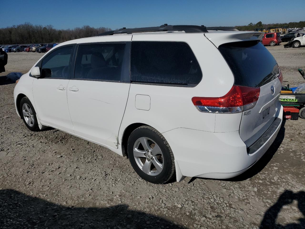 2012 Toyota Sienna - Image 2
