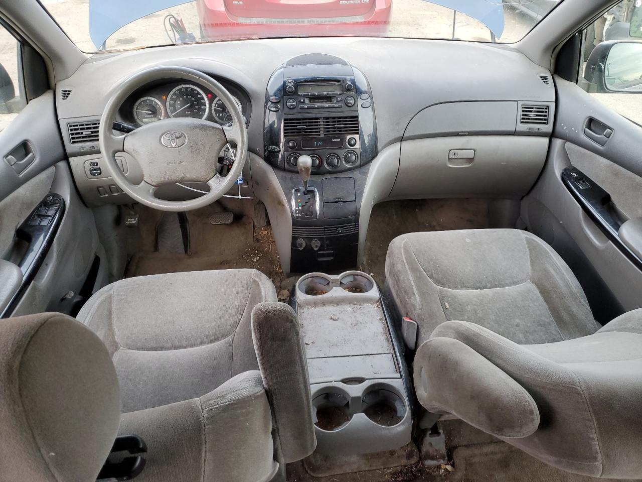 2005 Toyota Sienna - Image 8