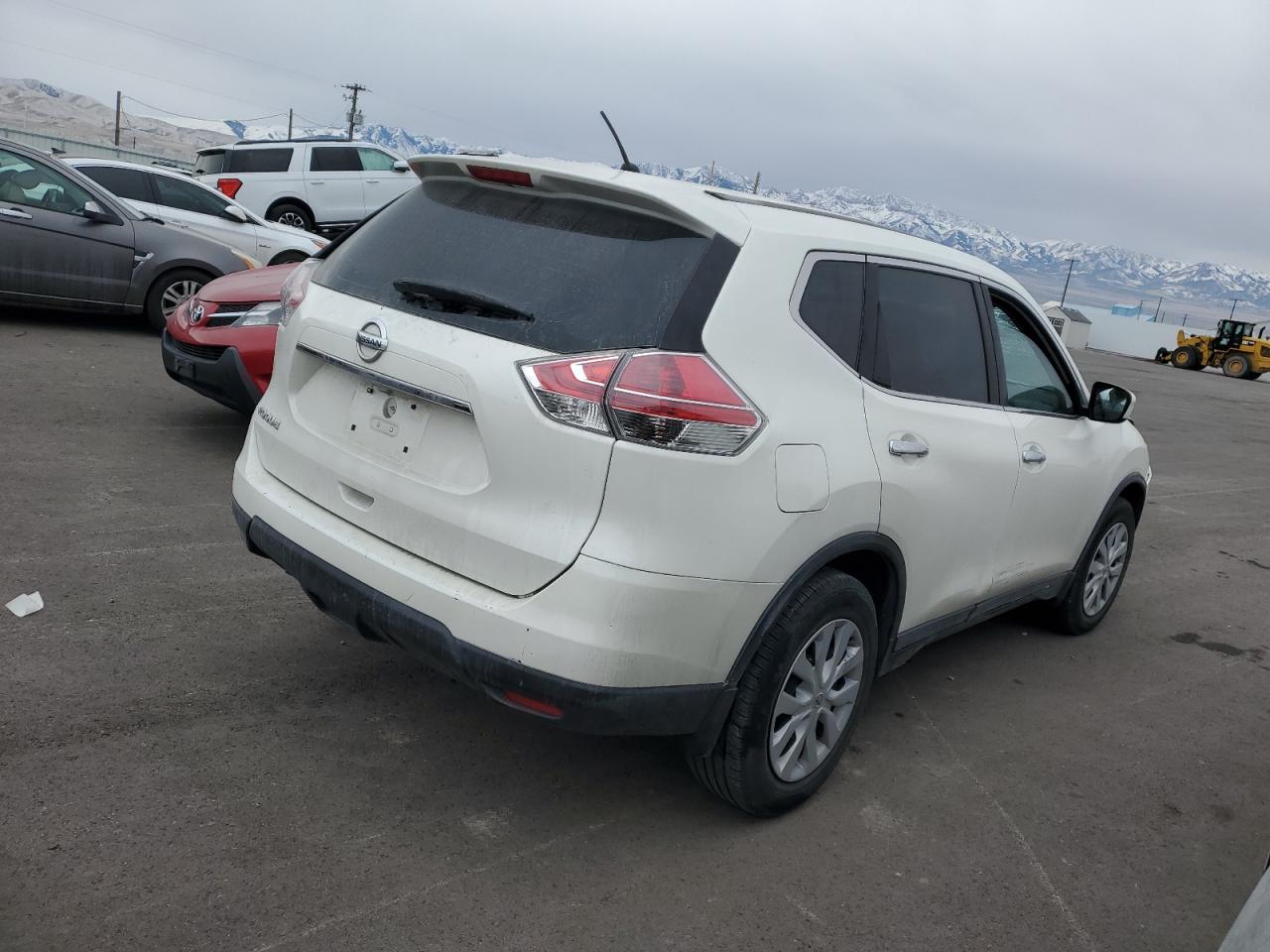 2015 Nissan Rogue - Image 3