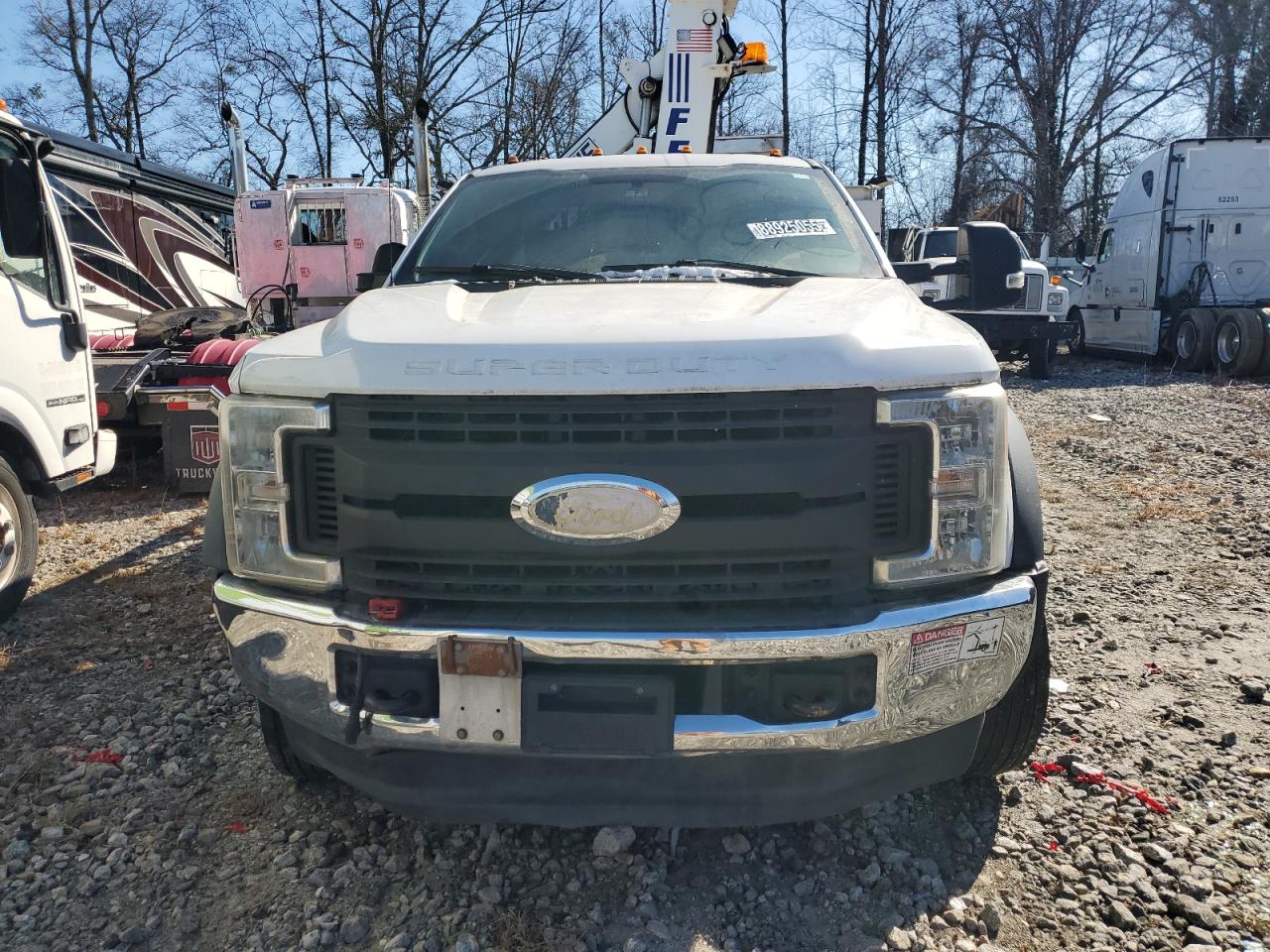 2017 Ford F550 - Image 5