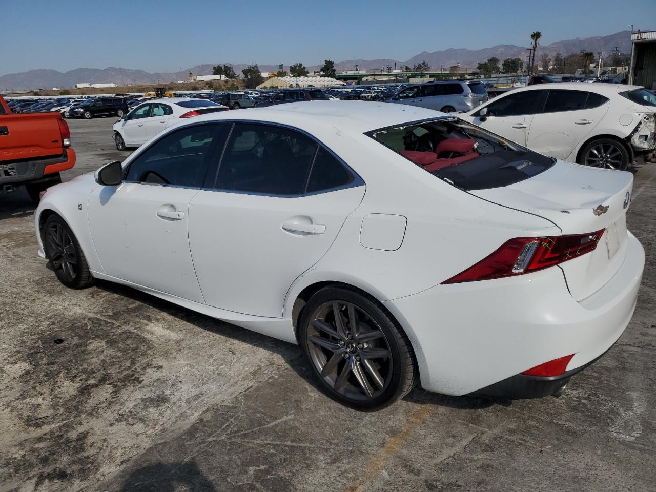 2016 Lexus IS - Image 2