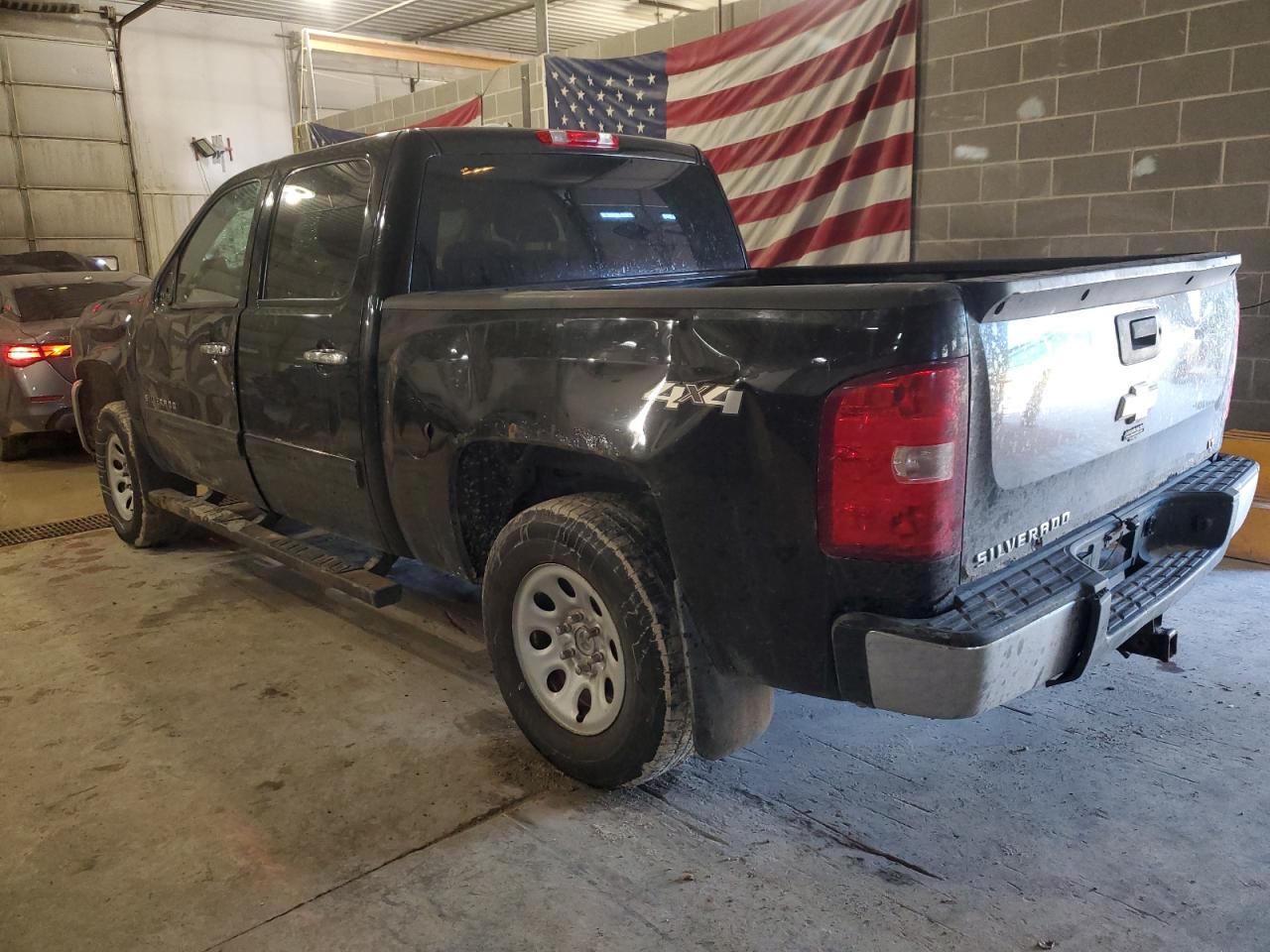 2013 Chevrolet Silverado - Image 2