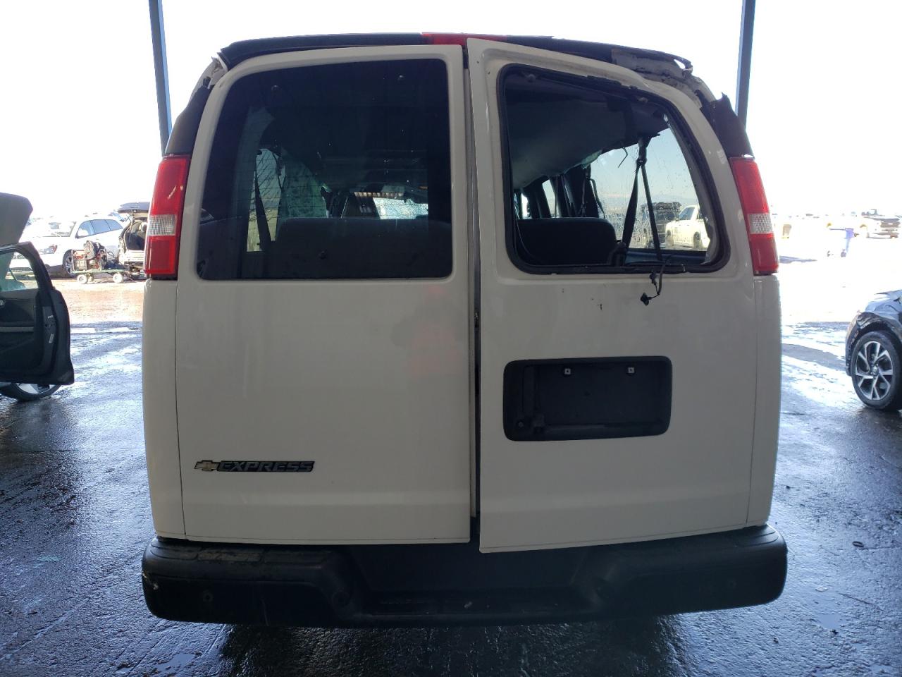 2022 Chevrolet Express - Image 6