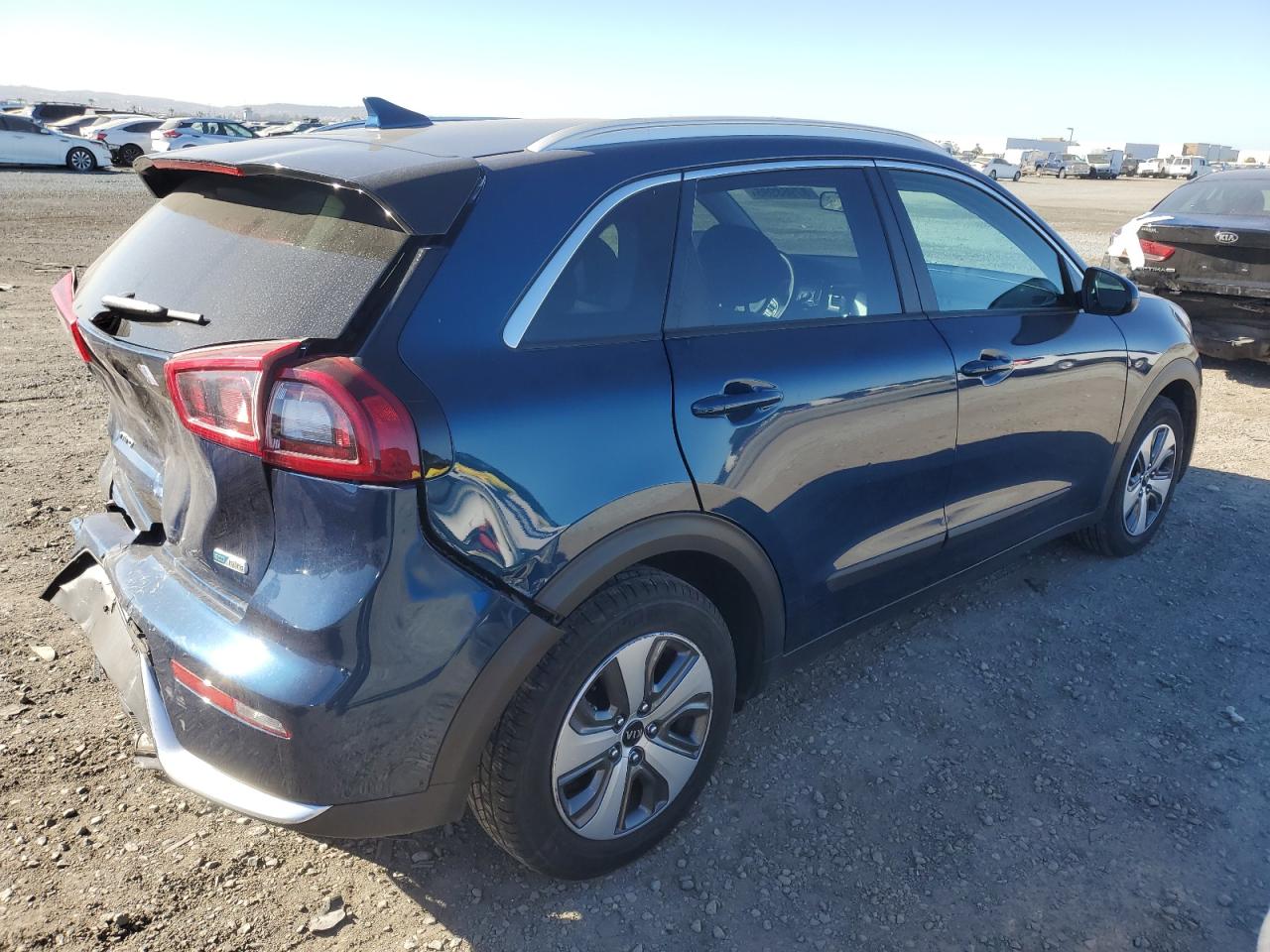 VIN KNDCB3LC9K5318087 2019 KIA NIRO no.3