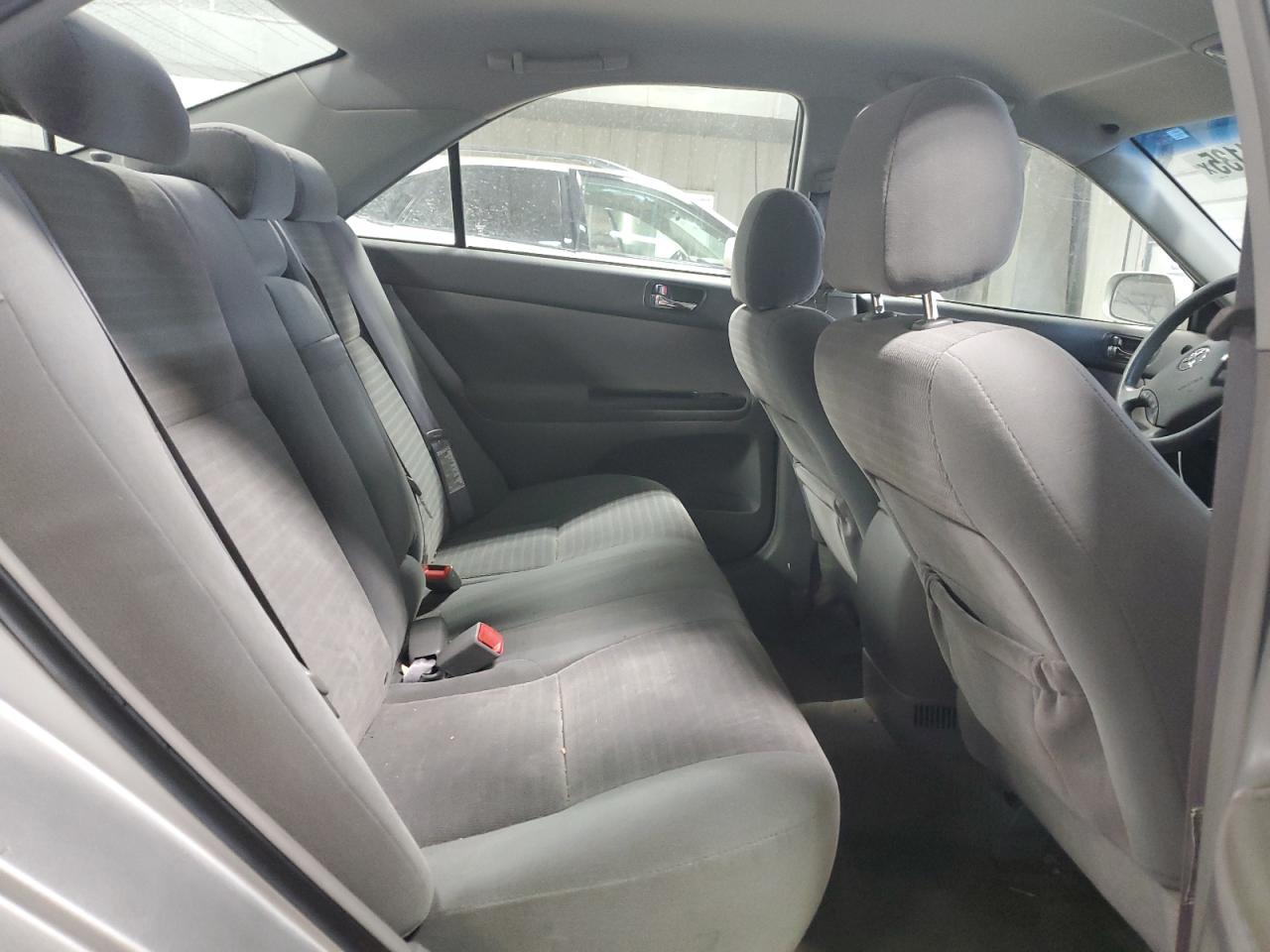 2005 Toyota Camry - Image 10