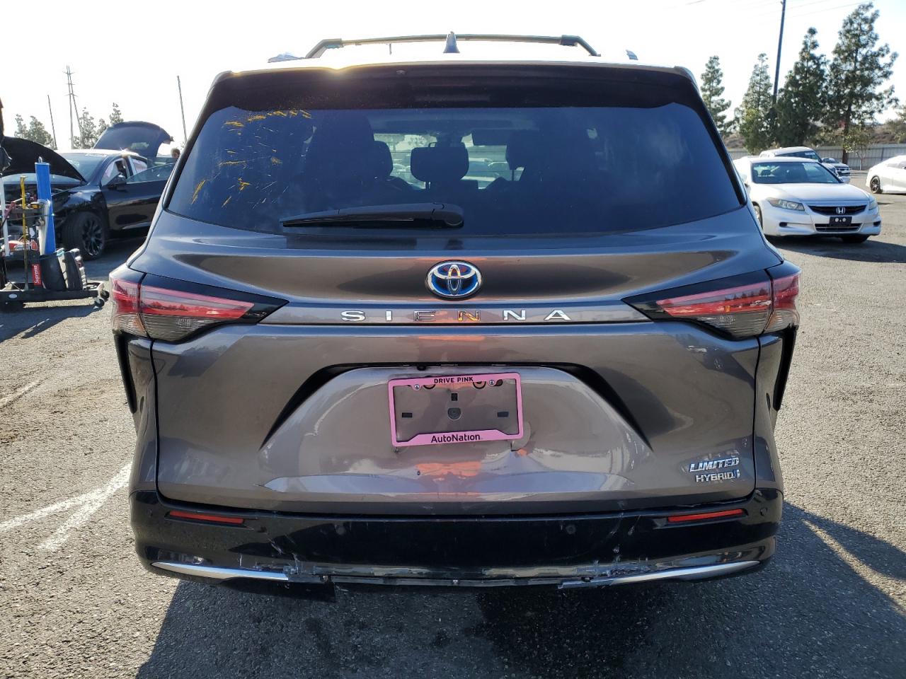 2021 Toyota Sienna - Image 6