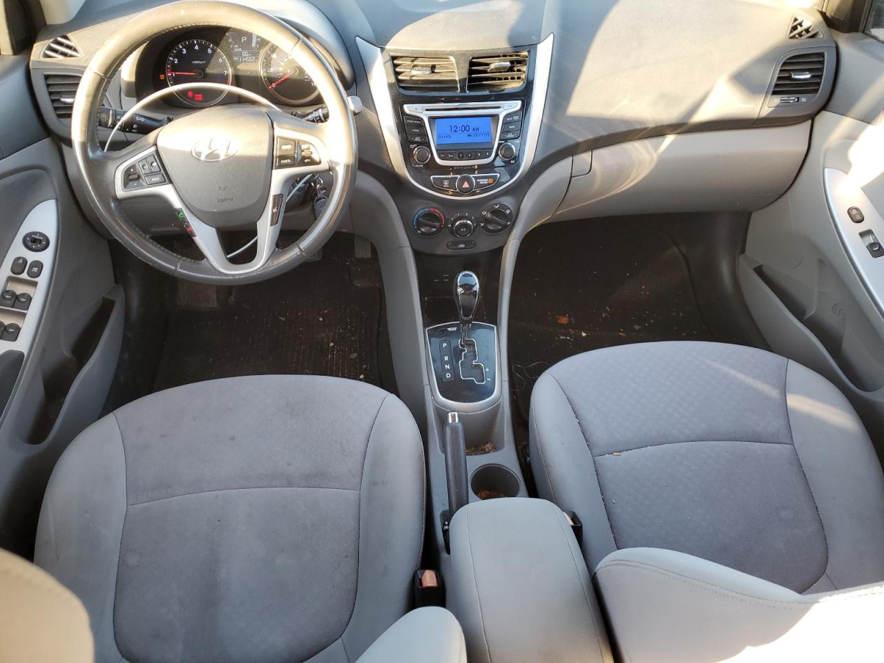 2014 Hyundai Accent - Image 8