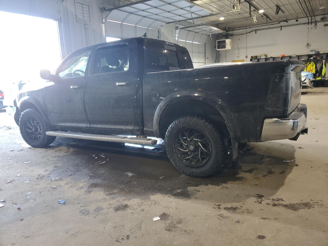 2016 RAM 1500 - Image 2