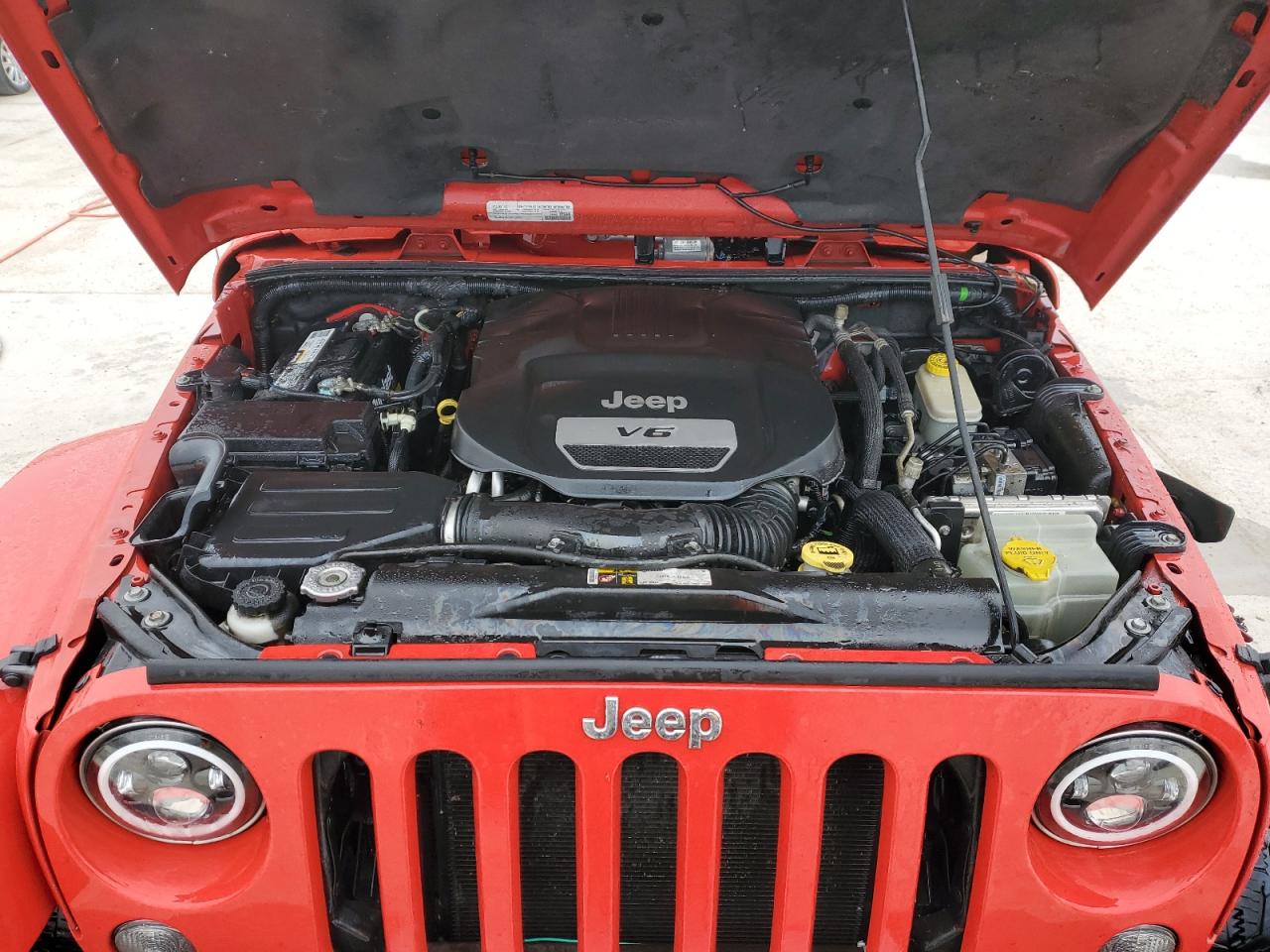 2015 Jeep Wrangler - Image 12