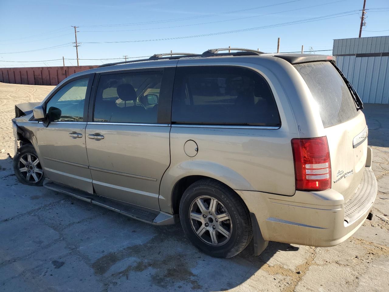 2008 Chrysler Town & Country - Image 2