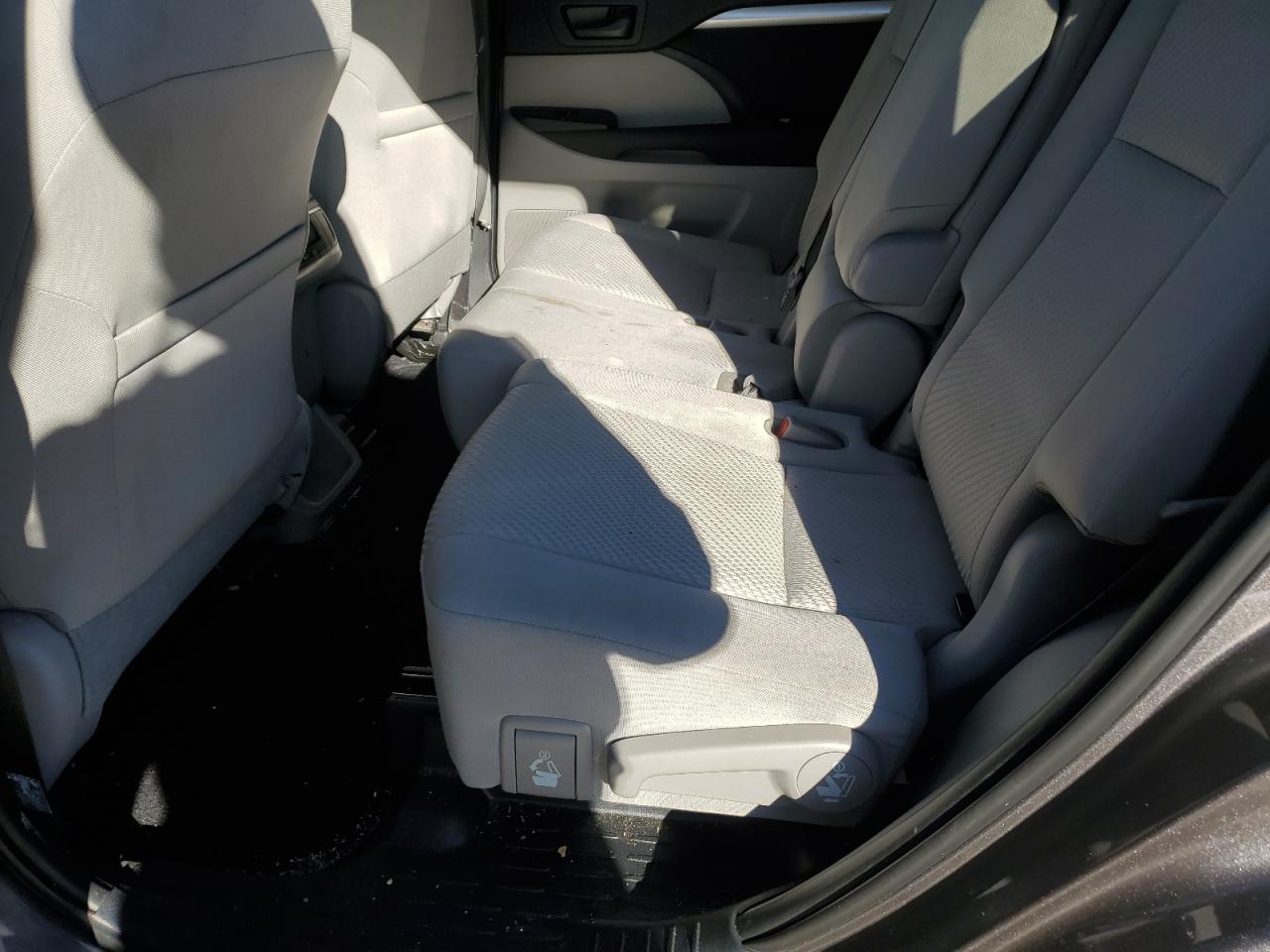 2019 Toyota Highlander - Image 11