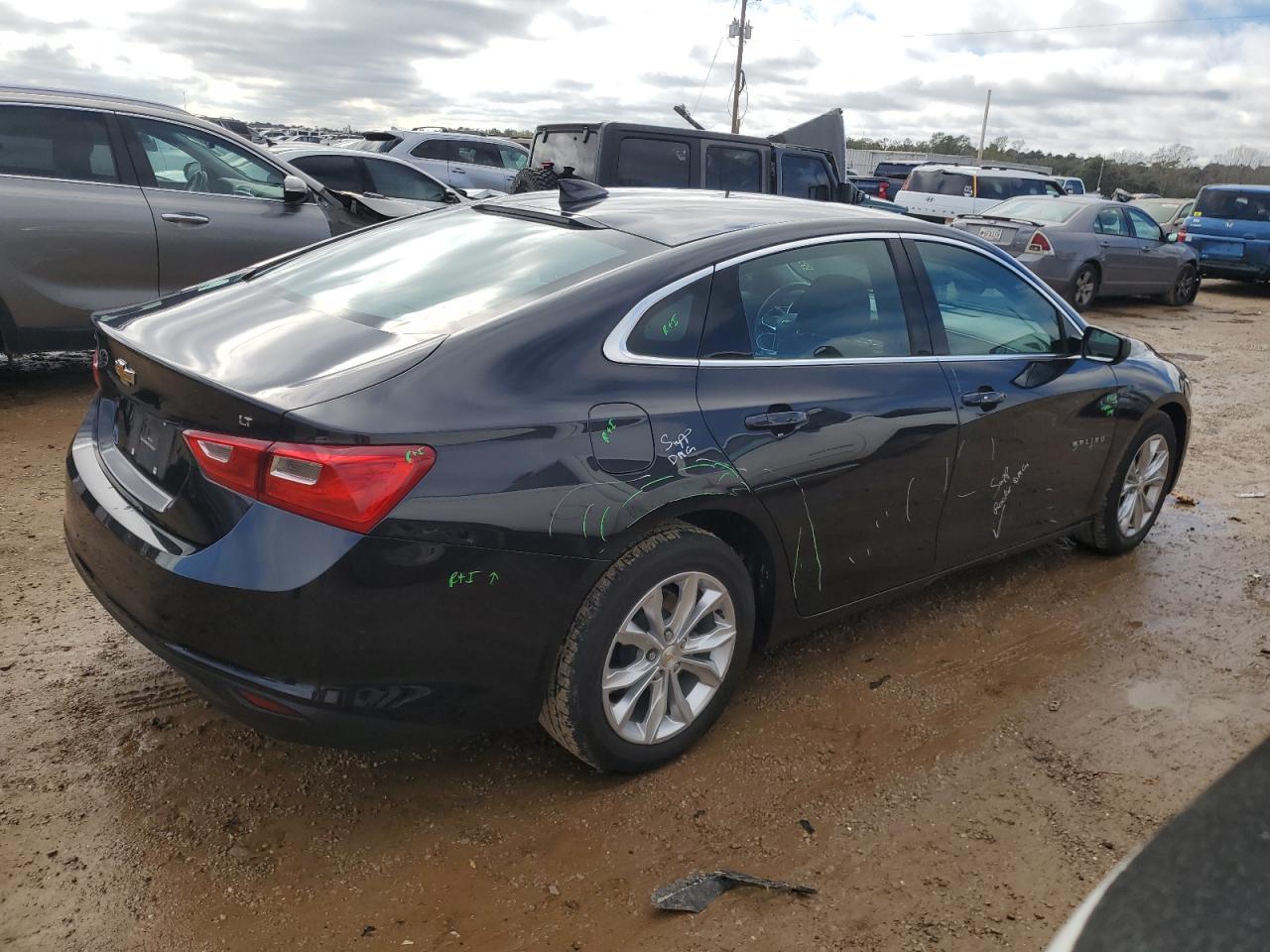 2023 Chevrolet Malibu - Image 3