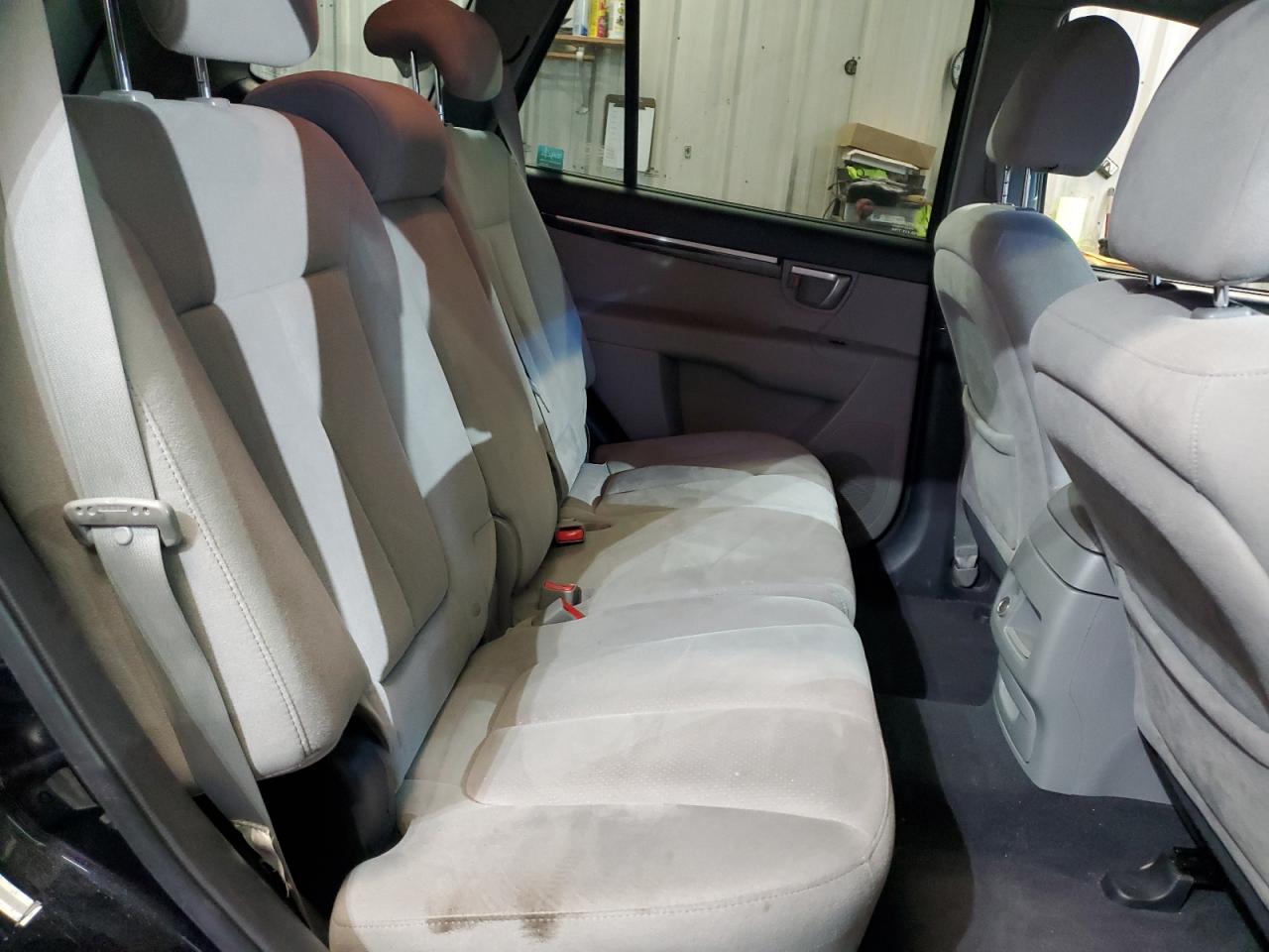 2009 Hyundai Santa Fe - Image 11