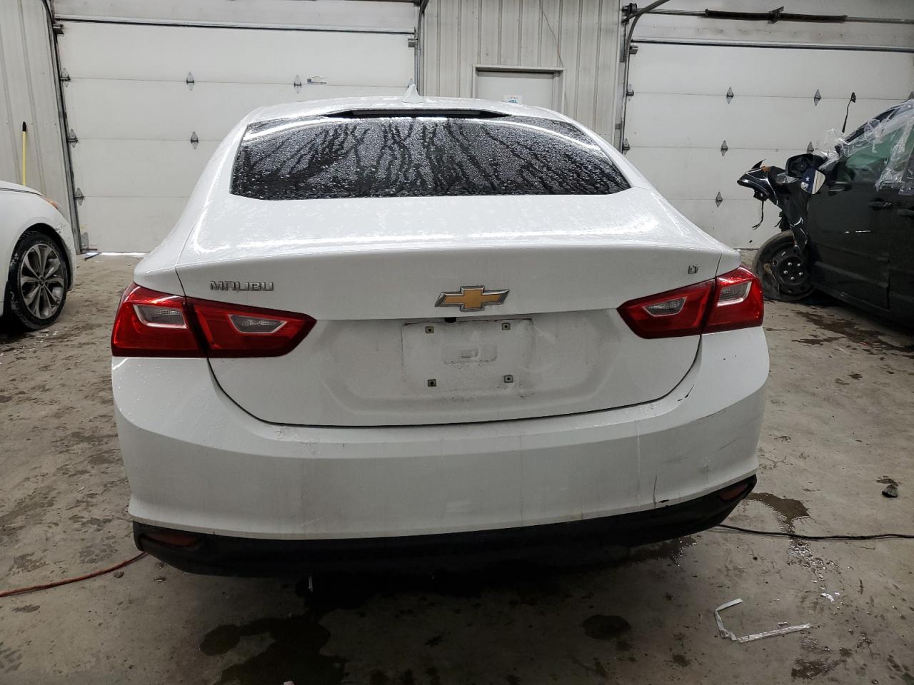 2018 Chevrolet Malibu - Image 6
