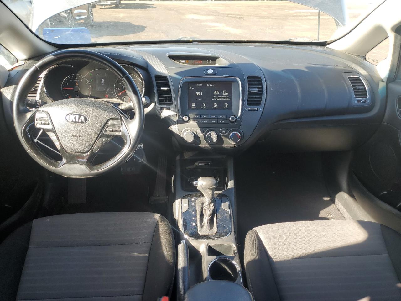 2018 Kia Forte - Image 8