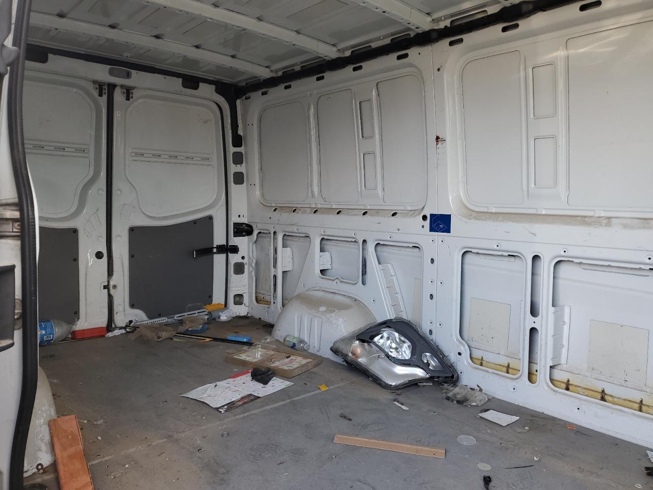 2014 Mercedes-Benz Sprinter - Image 10