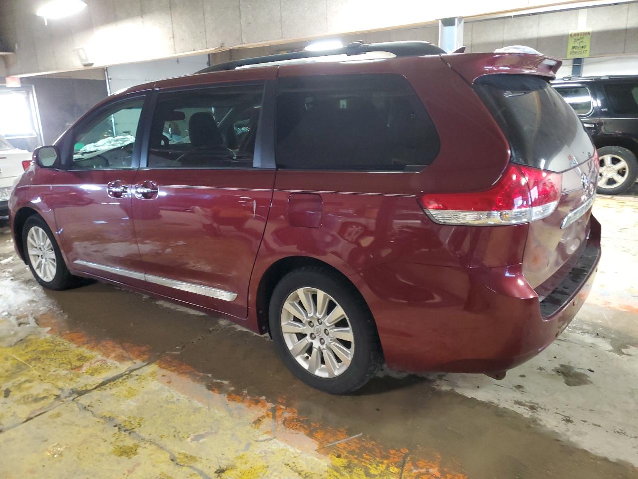 2012 Toyota Sienna - Image 2