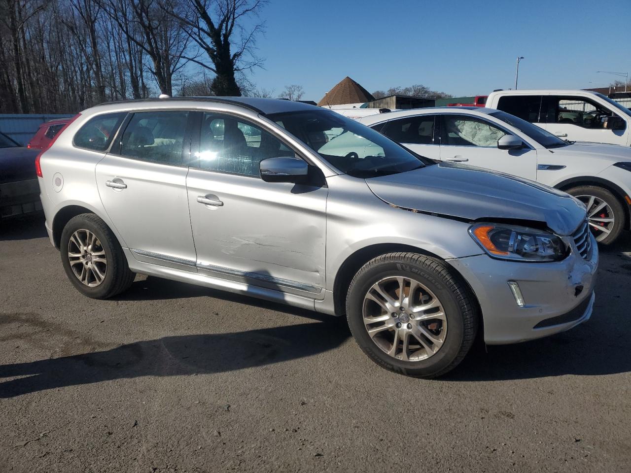 2015 Volvo XC60 - Image 4