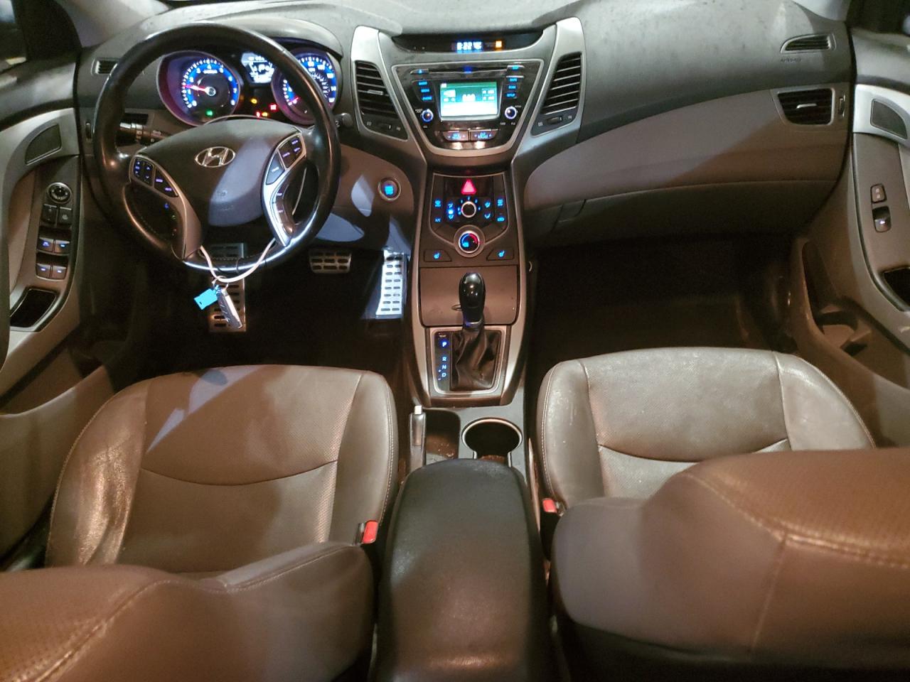 2014 Hyundai Elantra - Image 8