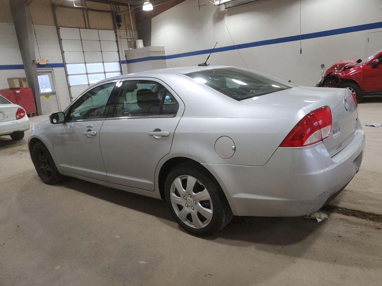 2010 Mercury Milan - Image 2