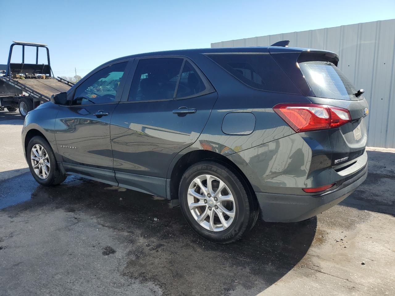 2020 Chevrolet Equinox - Image 2